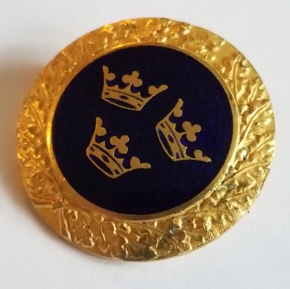 Vintage brooch Sporrong Sweden blue enamel gold tone three crown pin - Picture 8 of 16